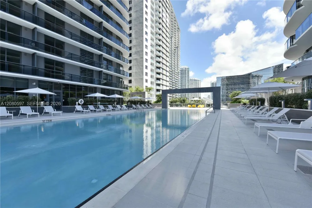 45 SW 9th St #2809 Miami, FL 33130