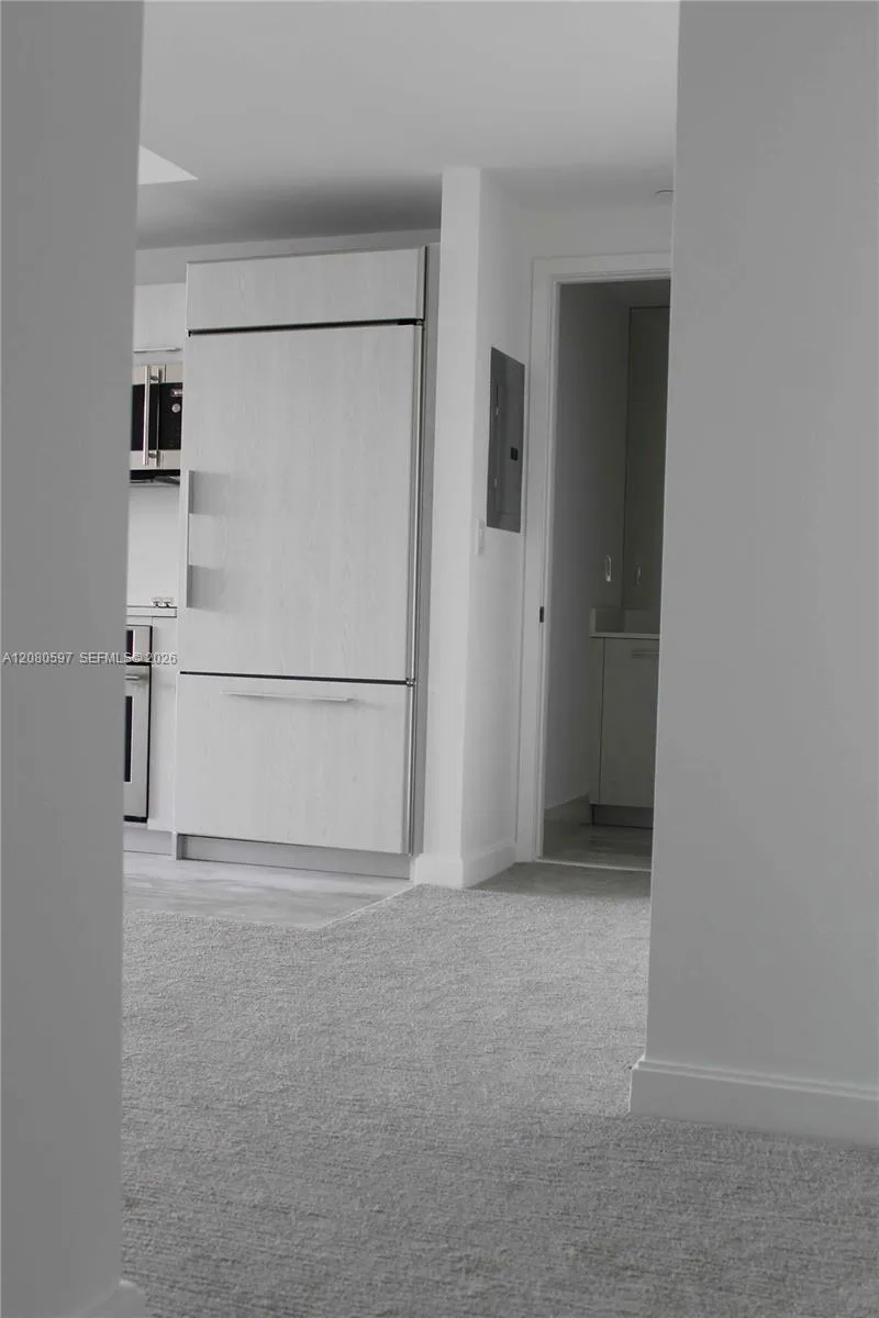 45 SW 9th St #2809 Miami, FL 33130