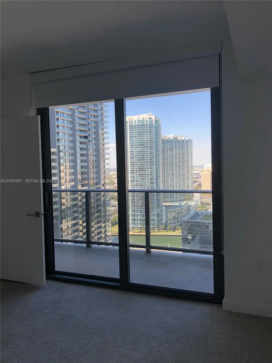 45 SW 9th St #2809 Miami, FL 33130