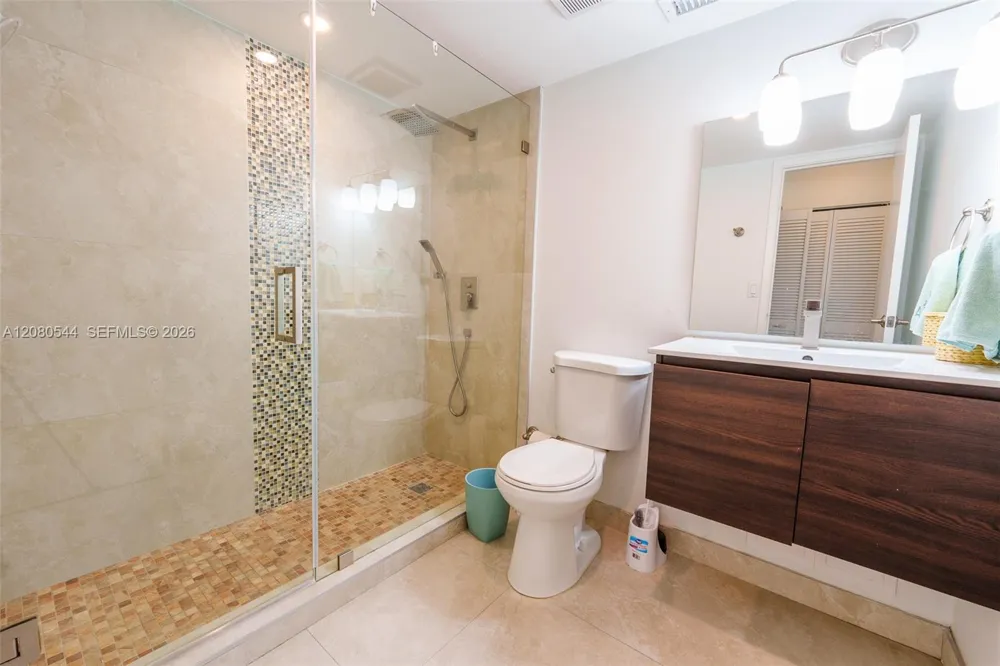 2401 Collins Ave #712 Miami Beach, FL 33140