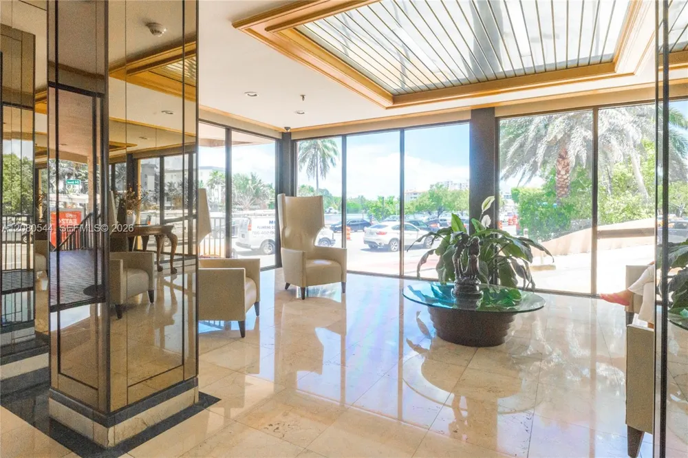2401 Collins Ave #712 Miami Beach, FL 33140