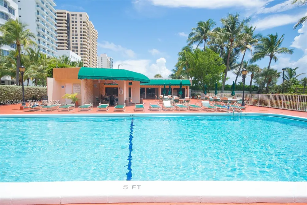 2401 Collins Ave #712 Miami Beach, FL 33140