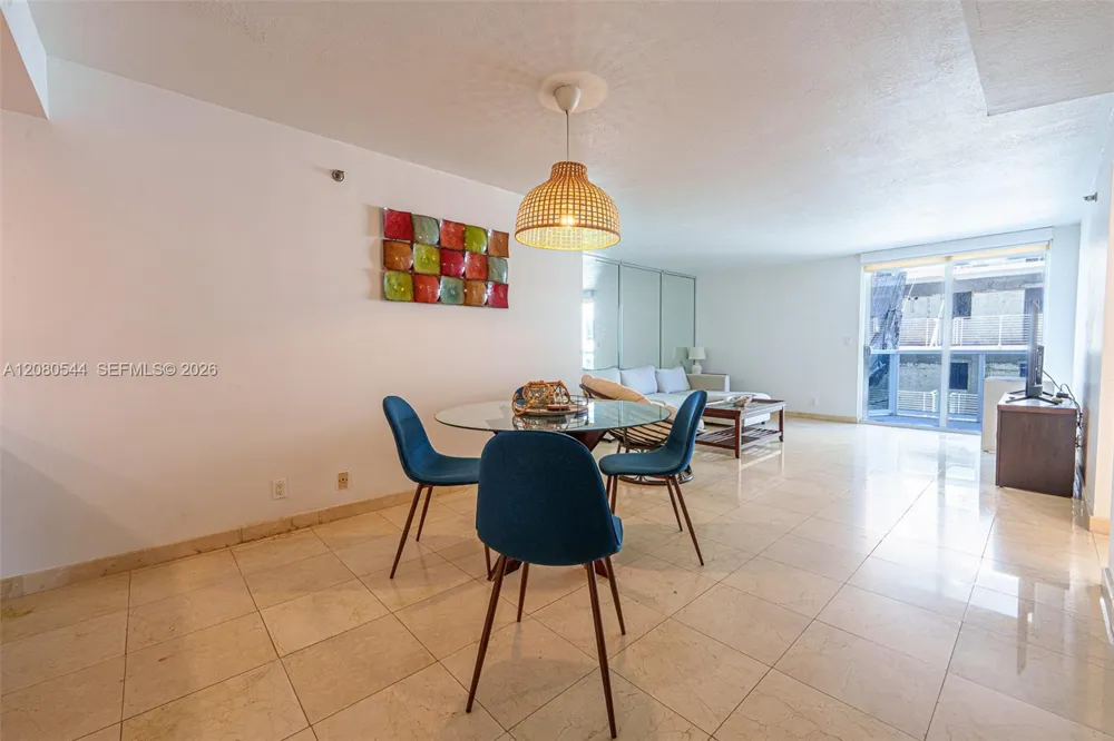 2401 Collins Ave #712 Miami Beach, FL 33140