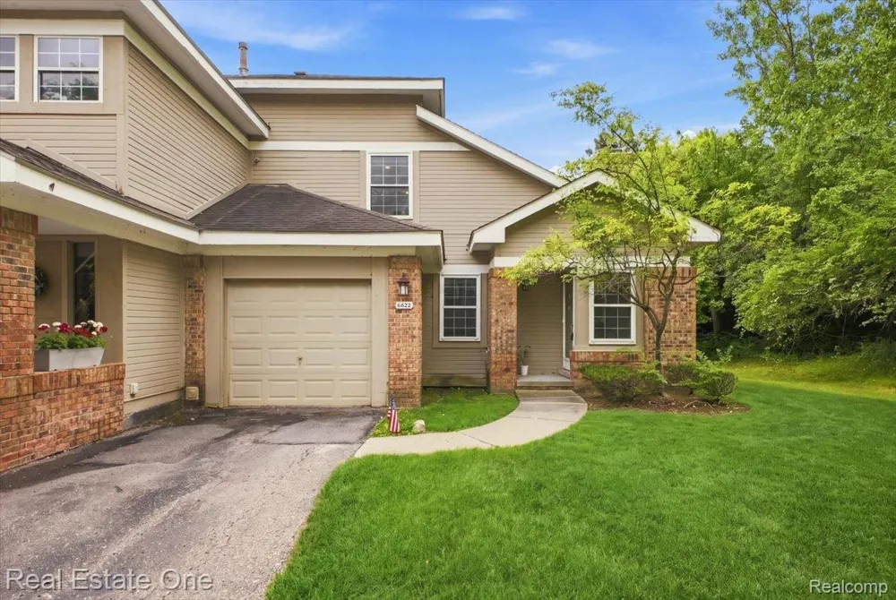 6622 Fieldstone Court West Bloomfield Charter Township, MI 48322