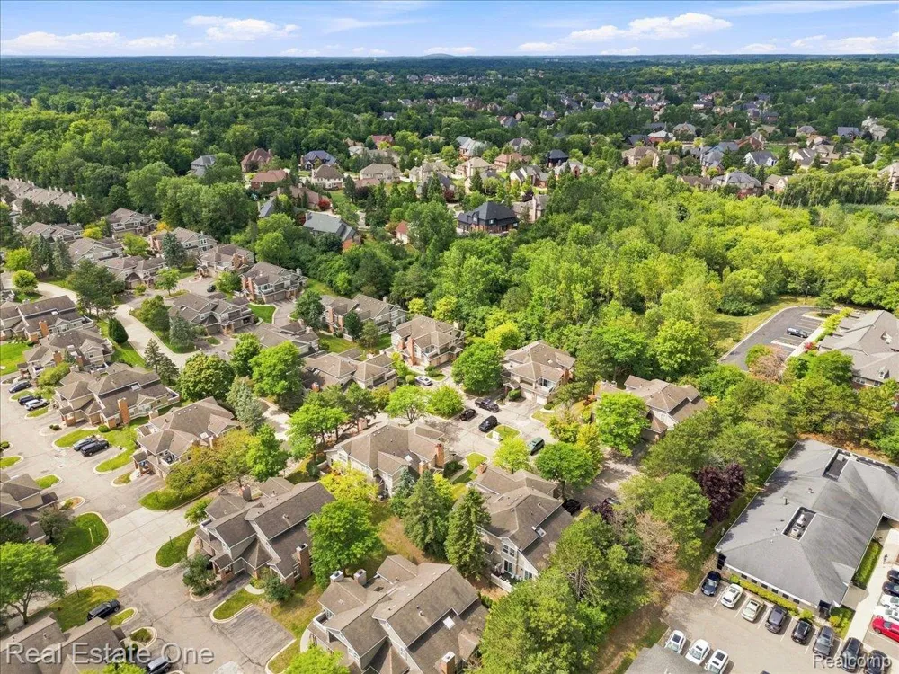 6622 Fieldstone Court West Bloomfield Charter Township, MI 48322