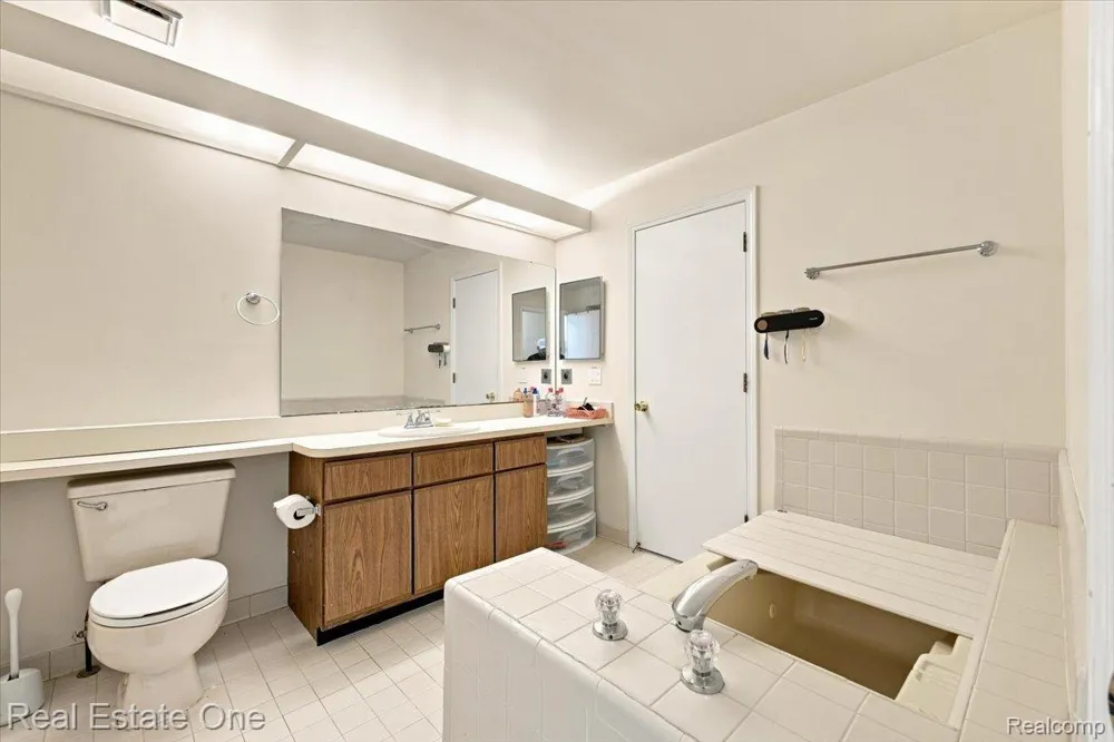 6622 Fieldstone Court West Bloomfield Charter Township, MI 48322