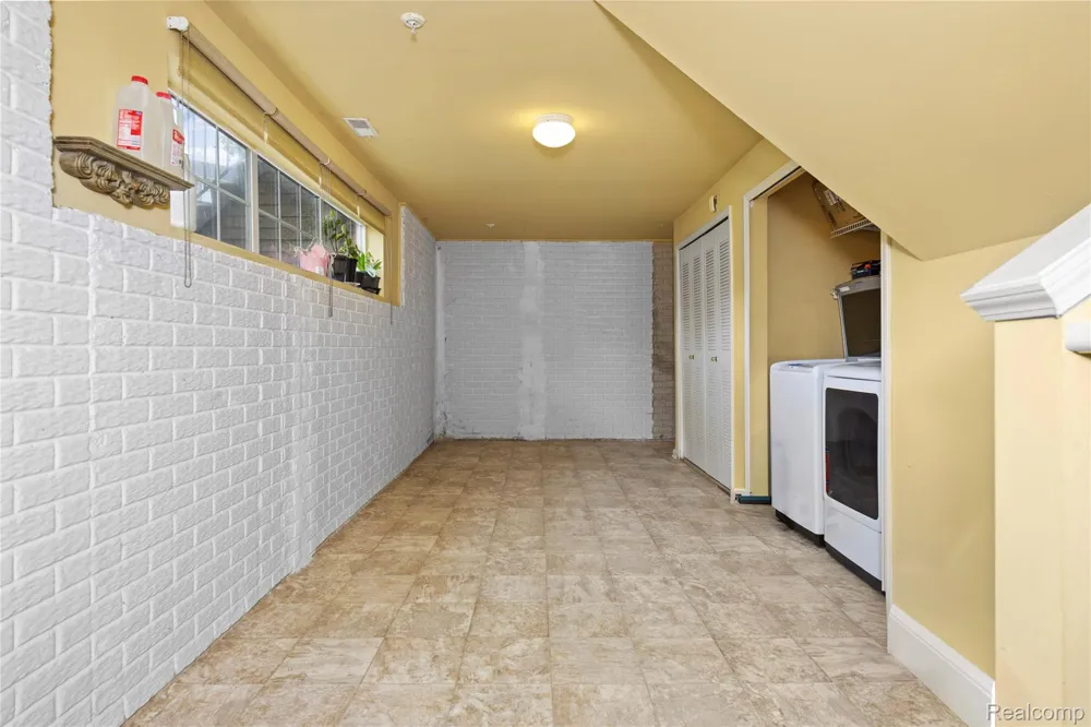 30695 Ardmore Court Novi City, MI 48377
