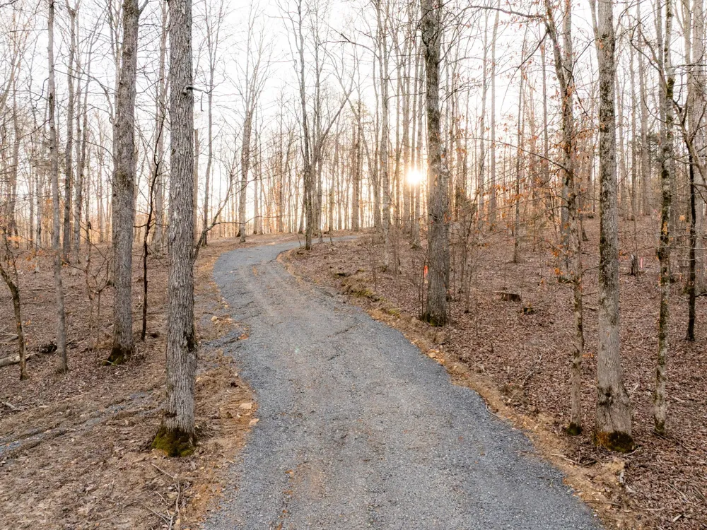 6 Pinewood Road Nunnelly, TN 37137