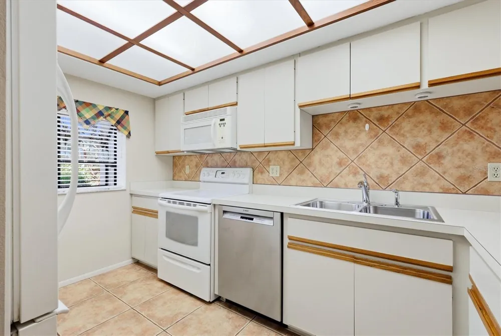 3365 CROSS CREEK DR #3365 Sarasota, FL 34231