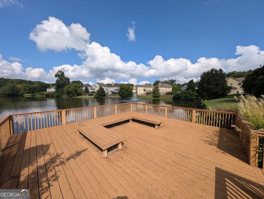 1098 Whisperwood LN Lawrenceville, GA 30043