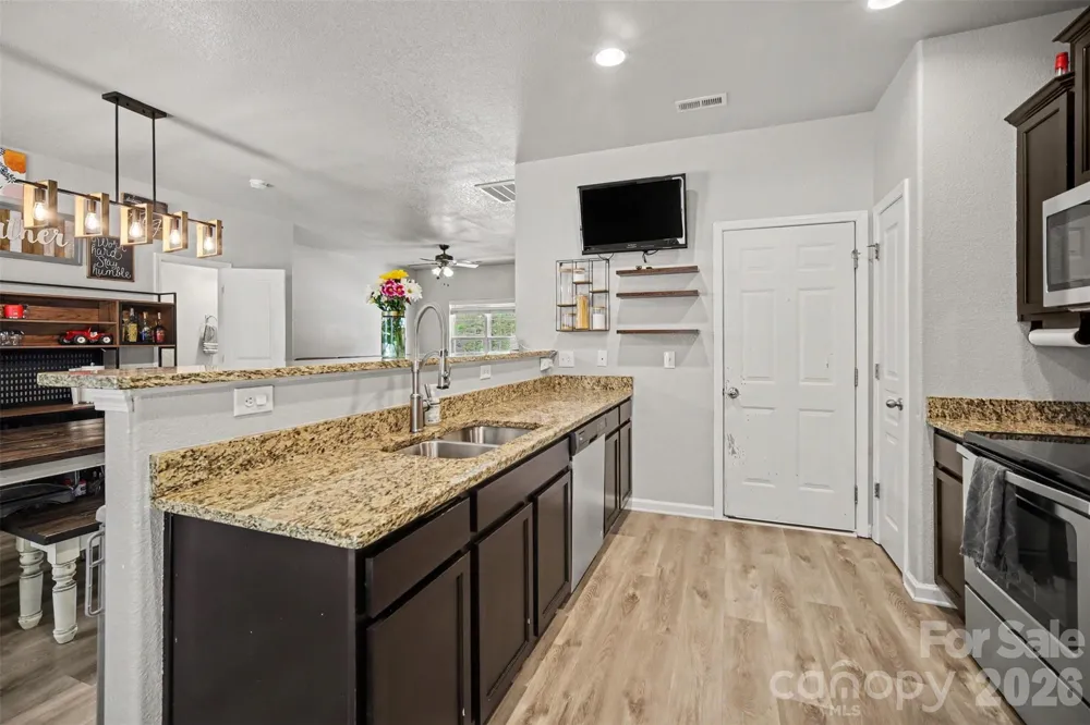 4560 Merryvale Forest Drive Charlotte, NC 28214