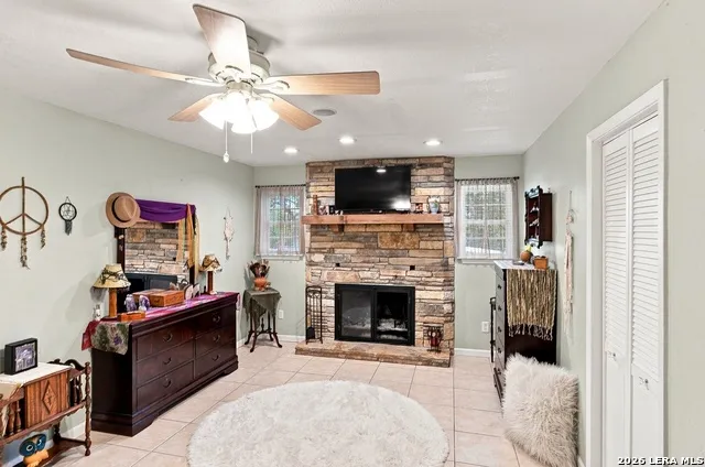 652 TAMARACK DR Canyon Lake, TX 78133