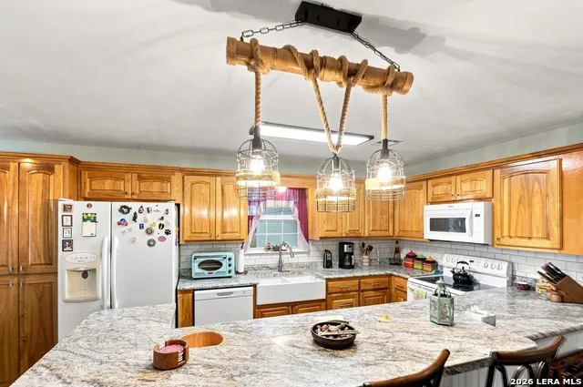 652 TAMARACK DR Canyon Lake, TX 78133