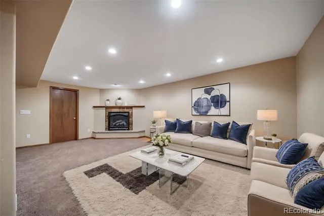 1191 Tenderfoot Drive Larkspur, CO 80118