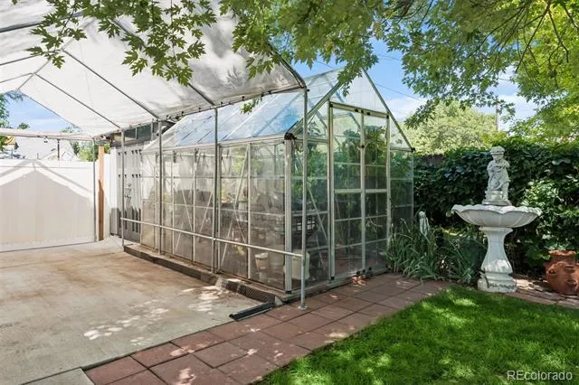 1761 Rosemary Street Denver, CO 80220