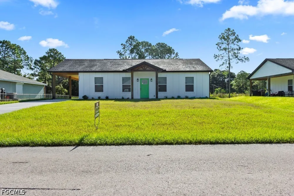 Grayson Avenue Alva, FL 33920