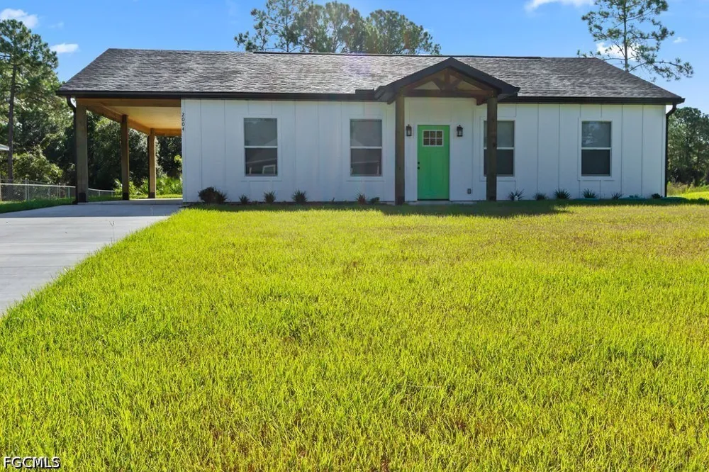 Grayson Avenue Alva, FL 33920