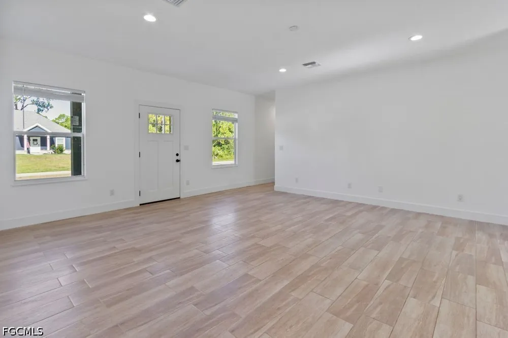 Grayson Avenue Alva, FL 33920