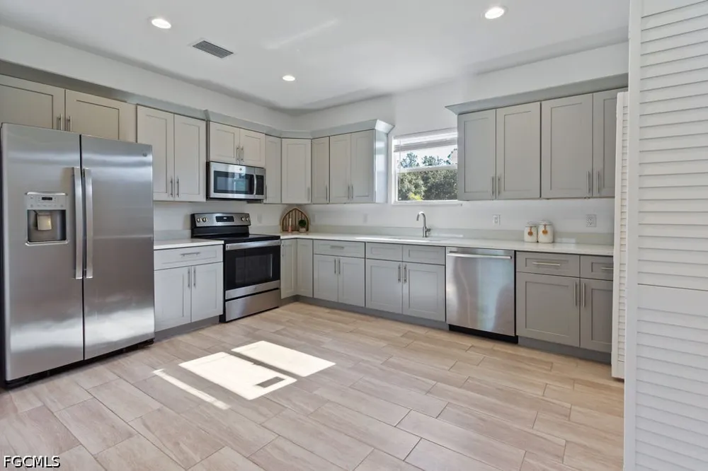 Grayson Avenue Alva, FL 33920