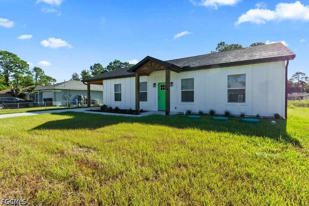 Grayson Avenue Alva, FL 33920