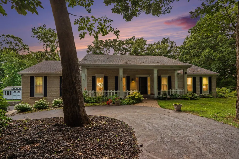 223 Dogwood Trail Battle Creek, MI 49017