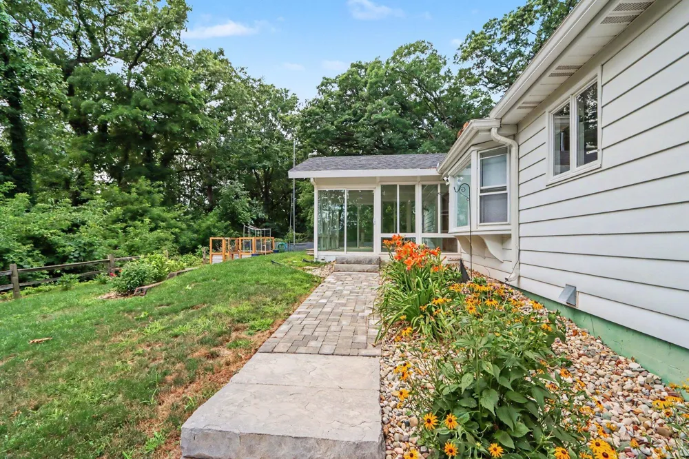223 Dogwood Trail Battle Creek, MI 49017