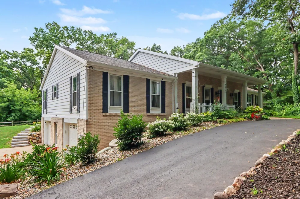 223 Dogwood Trail Battle Creek, MI 49017