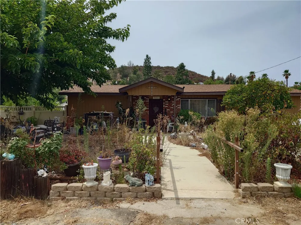 9340 Adlai Road Lakeside, CA 92040
