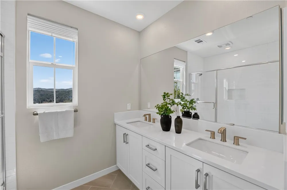 32 Welltree Way Rancho Mission Viejo, CA 92694