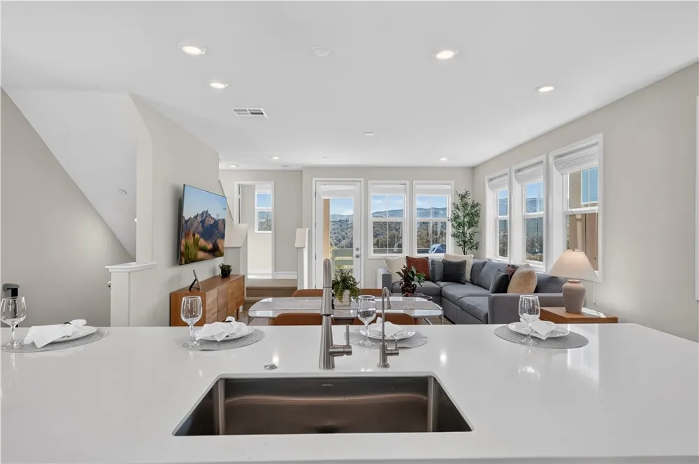 32 Welltree Way Rancho Mission Viejo, CA 92694