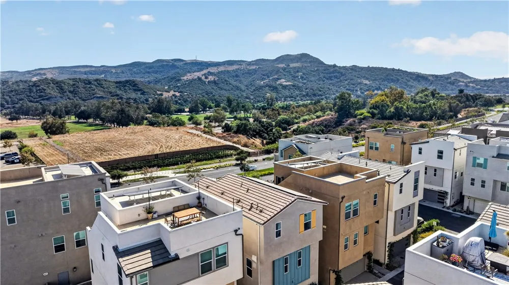 32 Welltree Way Rancho Mission Viejo, CA 92694