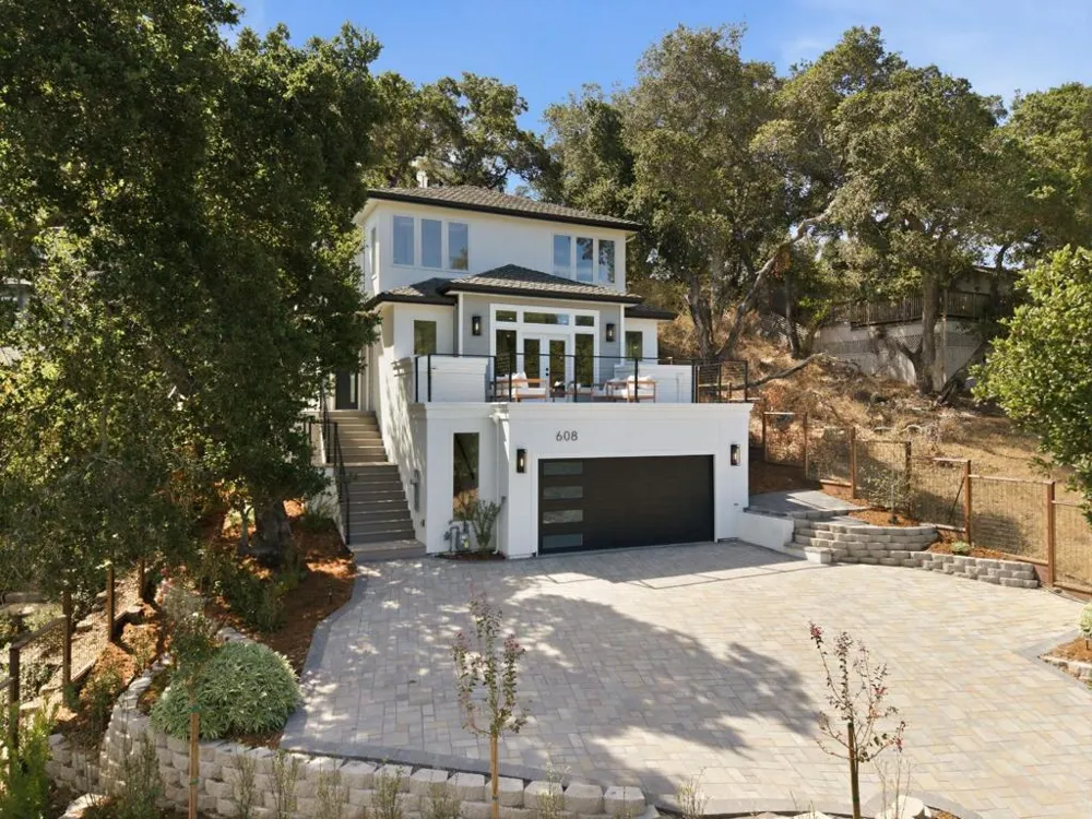608 Lakeview Way Redwood City, CA 94062