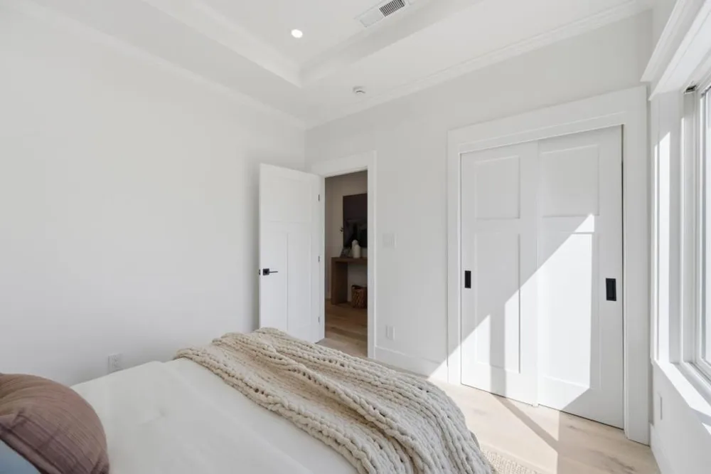 608 Lakeview Way Redwood City, CA 94062