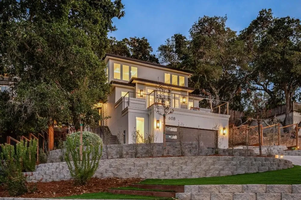 608 Lakeview Way Redwood City, CA 94062