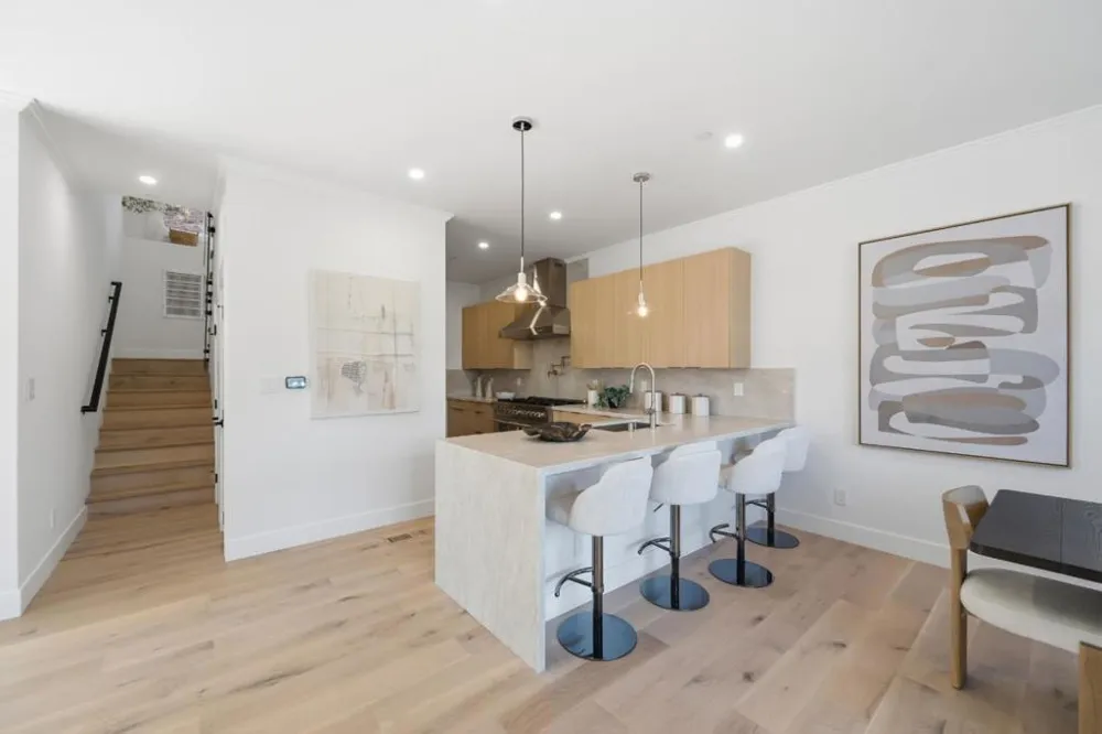 608 Lakeview Way Redwood City, CA 94062