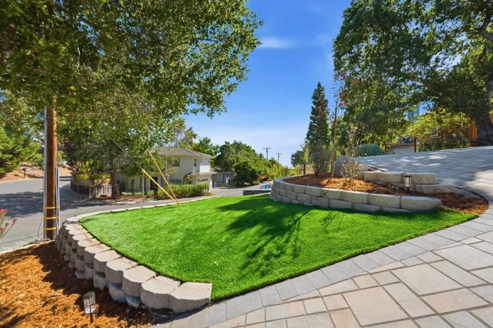 608 Lakeview Way Redwood City, CA 94062