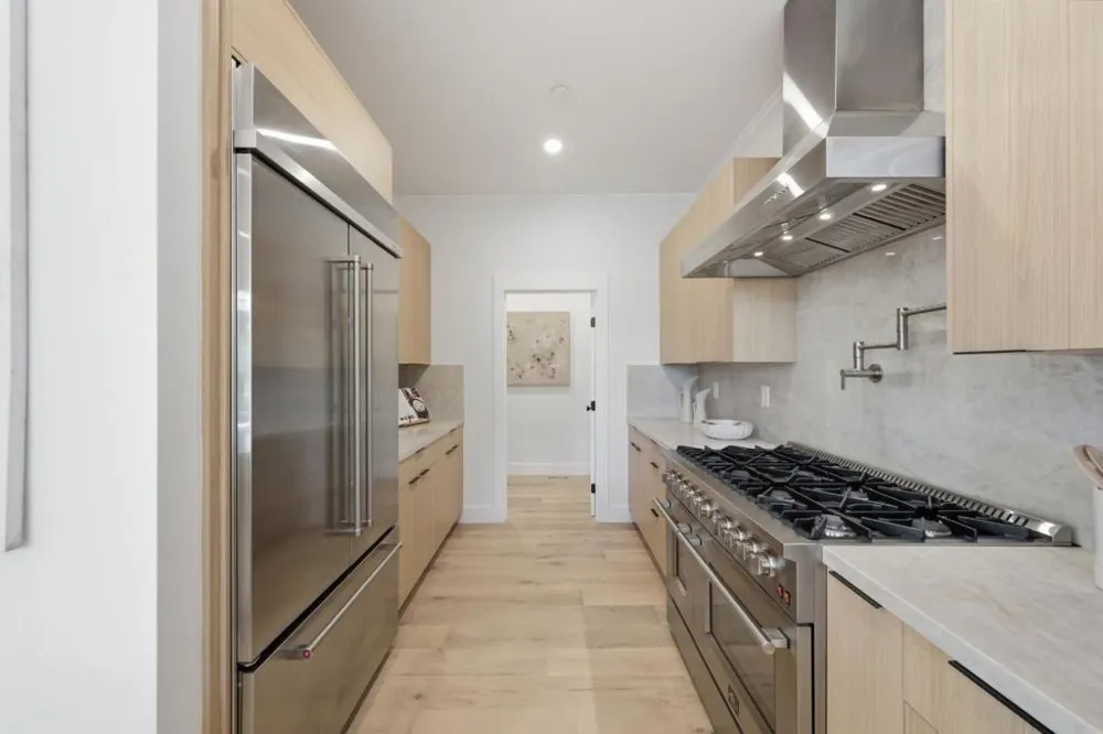 608 Lakeview Way Redwood City, CA 94062