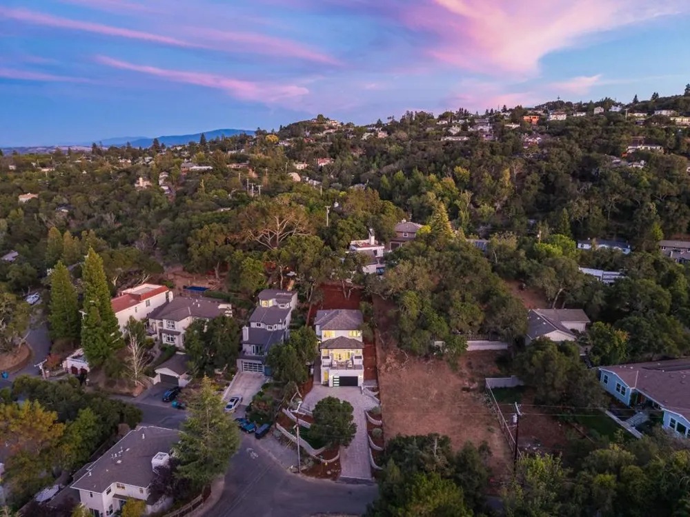 608 Lakeview Way Redwood City, CA 94062