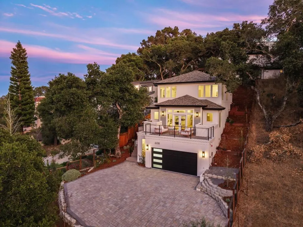 608 Lakeview Way Redwood City, CA 94062