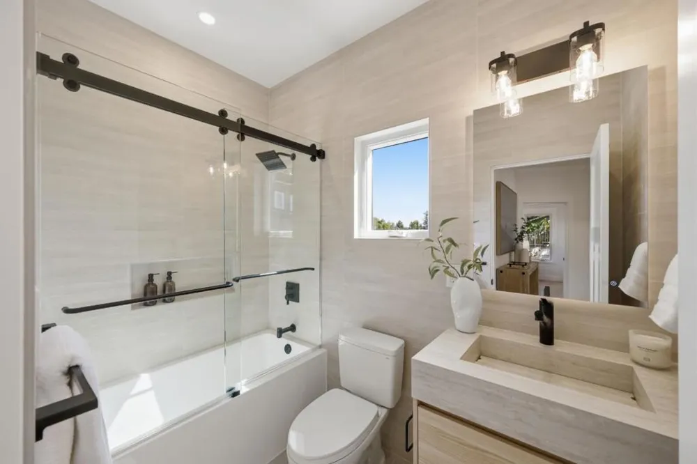 608 Lakeview Way Redwood City, CA 94062
