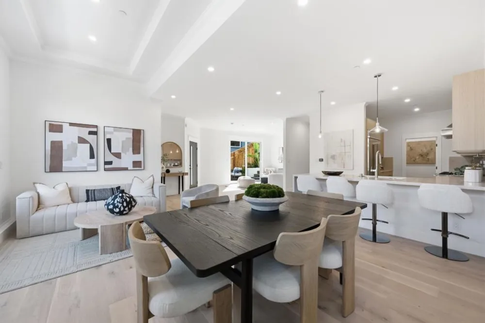 608 Lakeview Way Redwood City, CA 94062