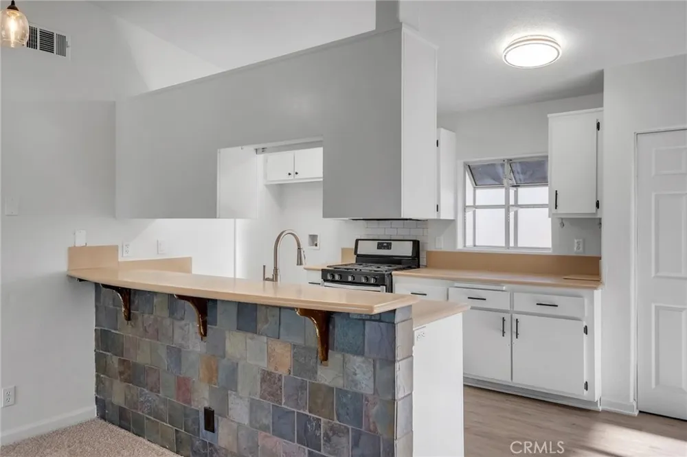17983 Pitache Street Hesperia, CA 92345