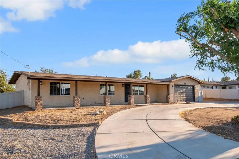 17983 Pitache Street Hesperia, CA 92345