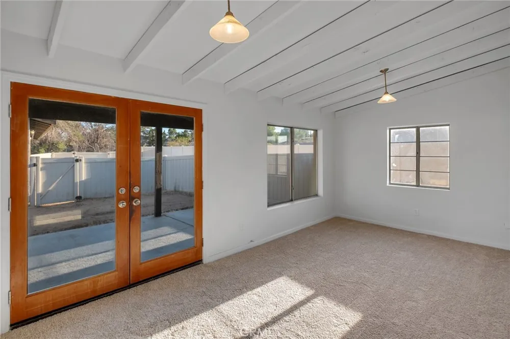 17983 Pitache Street Hesperia, CA 92345