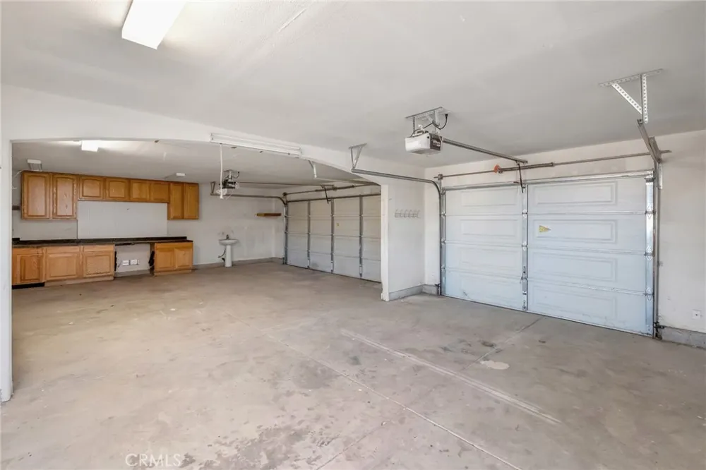 17983 Pitache Street Hesperia, CA 92345