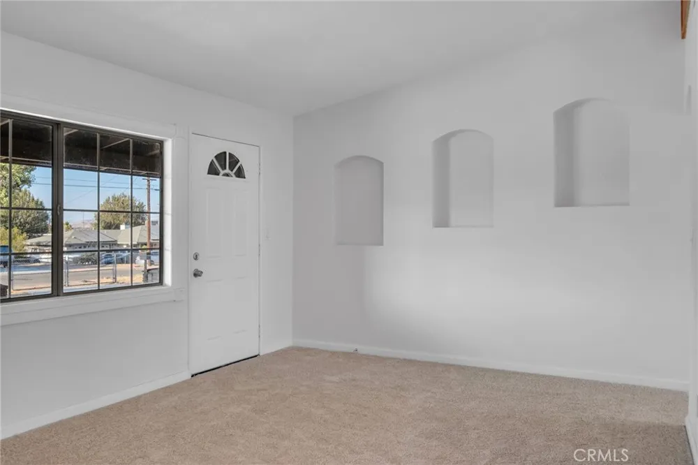17983 Pitache Street Hesperia, CA 92345
