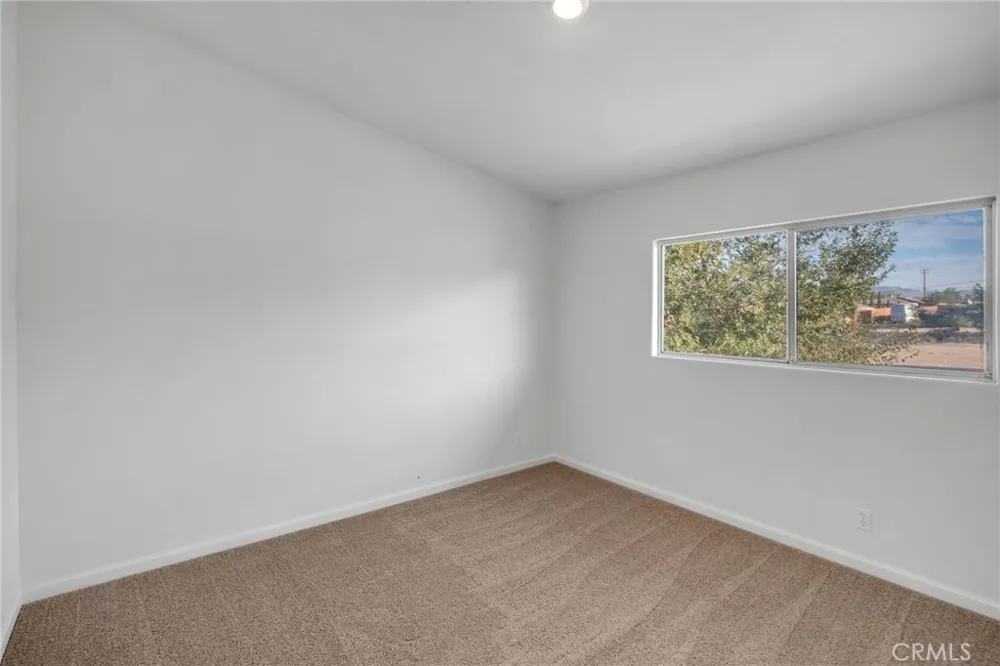 17983 Pitache Street Hesperia, CA 92345