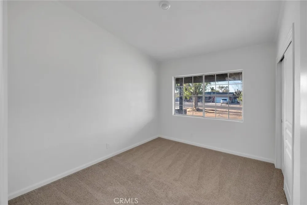 17983 Pitache Street Hesperia, CA 92345