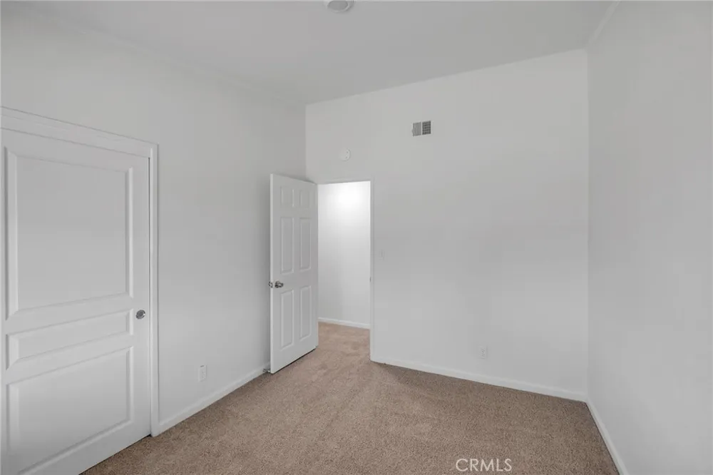 17983 Pitache Street Hesperia, CA 92345
