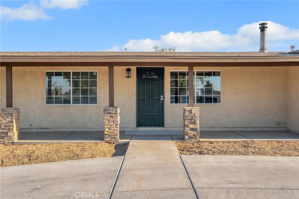 17983 Pitache Street Hesperia, CA 92345